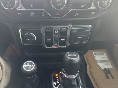 Used 2021 Jeep Wrangler Unlimited Sport AWD/4WD image 11