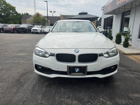 Used 2017 BMW 320i xDrive Sedan AWD/4WD image 27