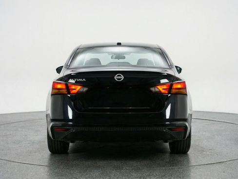 Used 2025 Nissan Altima 2.5 SV image 7