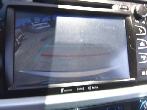 Used 2019 Toyota Highlander XLE FWD image 8