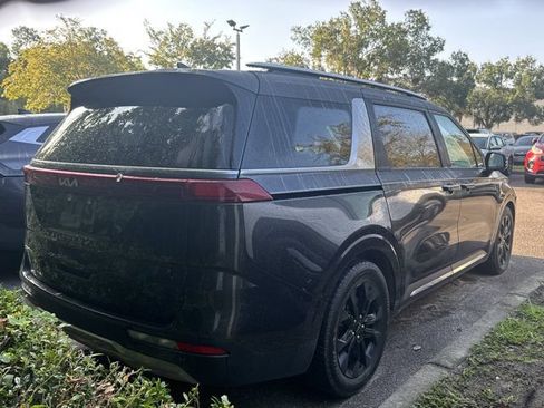 Used 2023 Kia Carnival SX Prestige FWD image 5