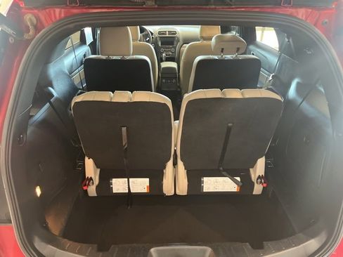Used 2019 Ford Explorer XLT w/ Equipment Group 202A image 17