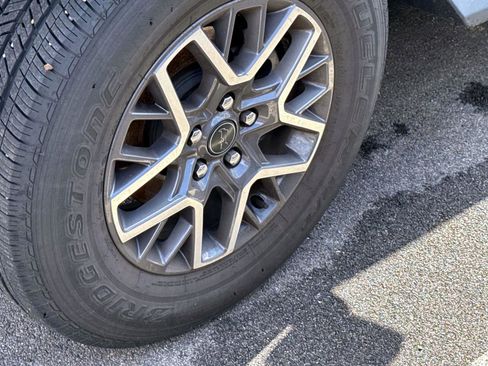 Used 2025 Jeep Wrangler Unlimited Sahara image 5