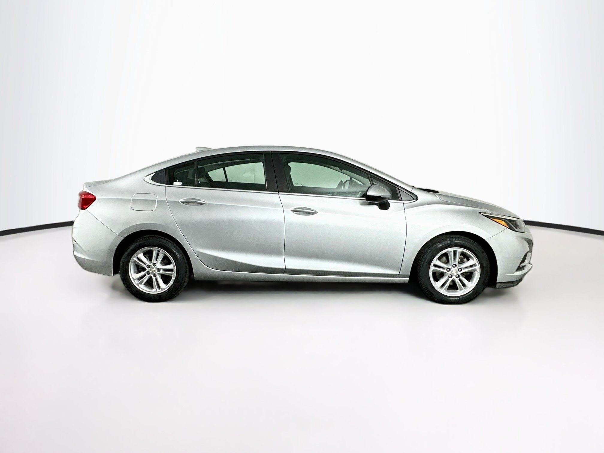 Used 2017 Chevrolet Cruze LT FWD image 10