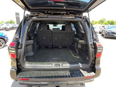 Used 2025 Toyota 4Runner SR5 AWD/4WD image 9