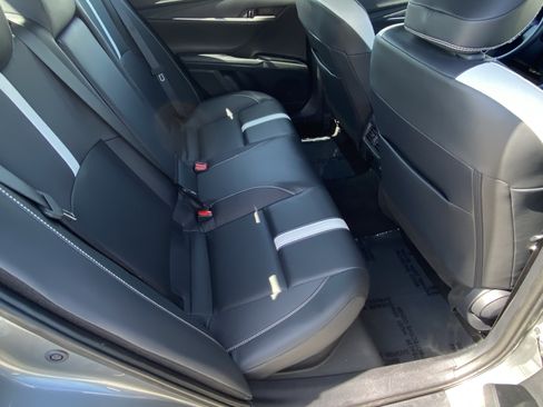 Used 2025 Toyota Camry SE FWD image 11