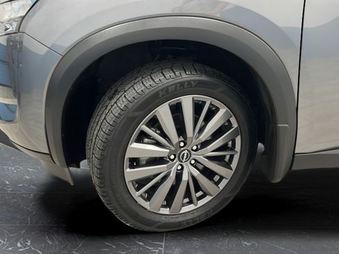 Used 2025 Nissan Pathfinder SL w/ SL Premium Package AWD/4WD image 37