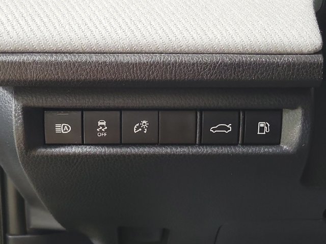 Used 2025 Toyota Camry SE w/ Convenience Package FWD image 22