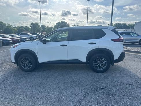 Used 2021 Nissan Rogue S AWD/4WD image 2