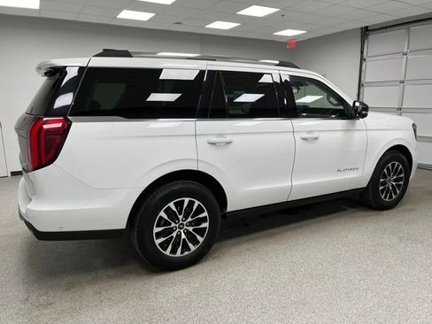 Used 2025 Ford Expedition Platinum AWD/4WD image 10