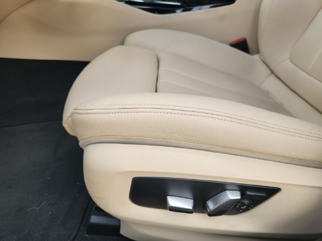 Used 2019 BMW 530e RWD image 23