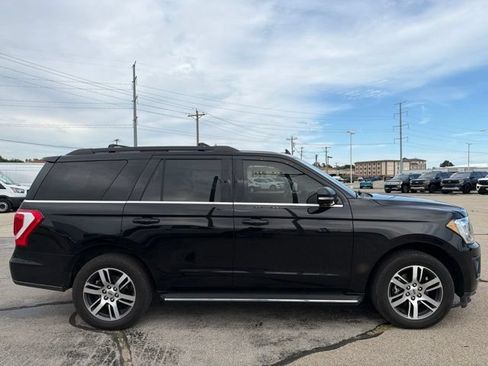Used 2020 Ford Expedition XLT w/ Equipment Group 202A AWD/4WD image 4