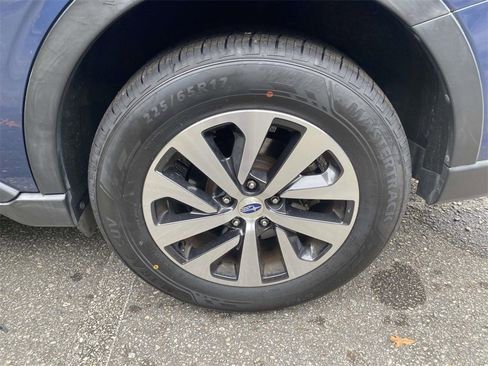 Used 2020 Subaru Outback Premium image 8
