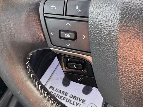 Used 2025 Toyota Camry SE image 27