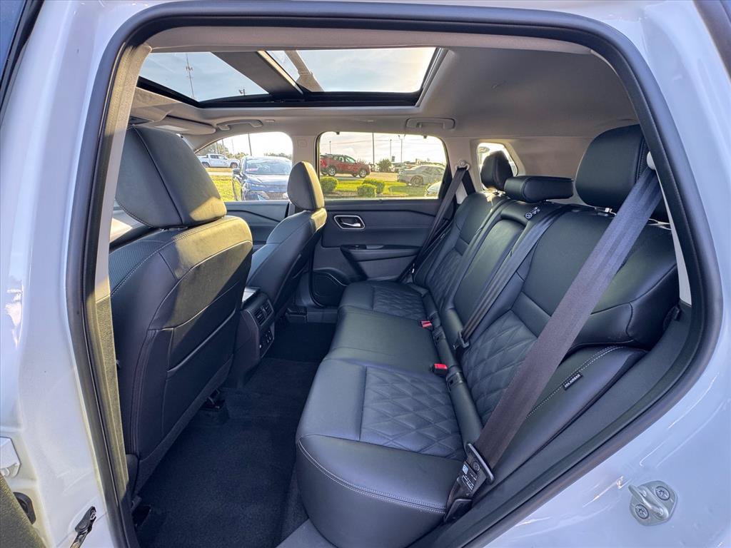 Certified 2026 Nissan Rogue Platinum w/ Platinum Premium Package AWD/4WD image 12