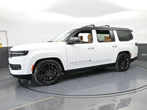 Used 2024 Jeep Grand Wagoneer Series III w/ Quick Order Packagew 28T image 2