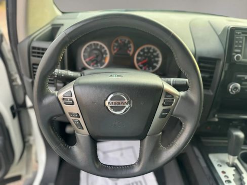 Used 2015 Nissan Titan SV w/ SV Value Truck Package AWD/4WD image 14