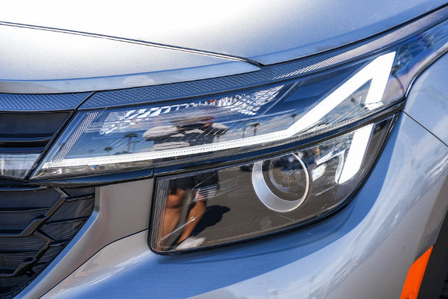 Used 2025 Kia Seltos X-Line AWD/4WD image 8