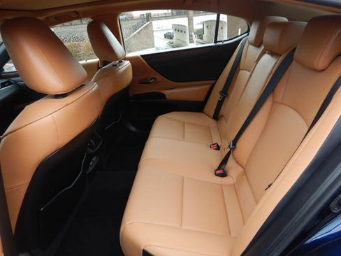 Used 2023 Lexus ES 350 w/ Premium Package image 14