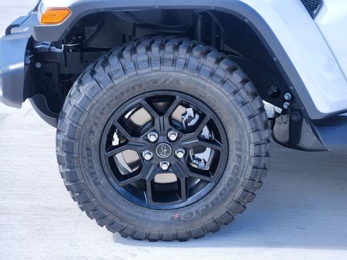 New 2026 Jeep Gladiator Sport AWD/4WD image 11