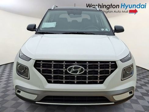 New 2026 Hyundai Venue SEL FWD image 2