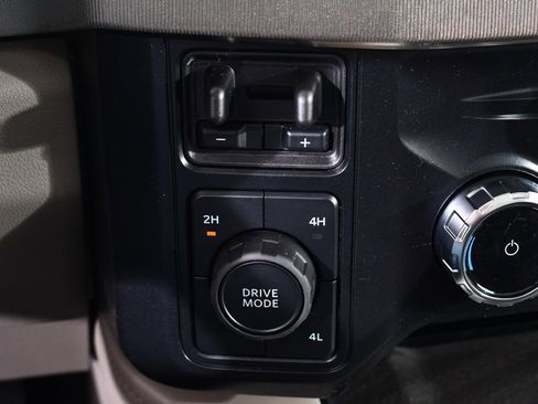 New 2026 Ford F450 Platinum w/ Platinum Plus Package image 31