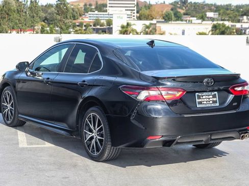 Used 2024 Toyota Camry SE FWD image 6