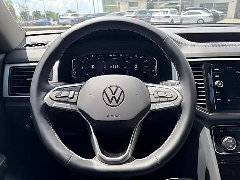 Used 2023 Volkswagen Atlas SE w/ Black Wheel Package AWD/4WD image 19