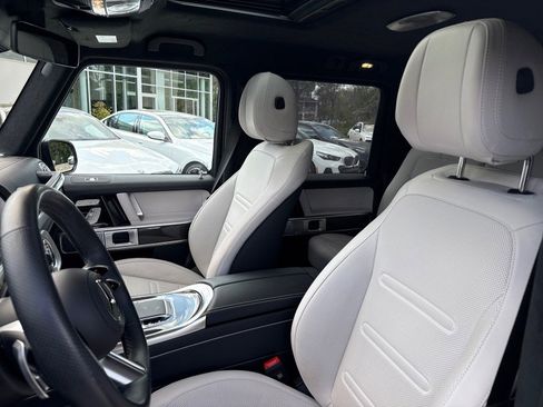 Used 2025 Mercedes-Benz G 550 image 10