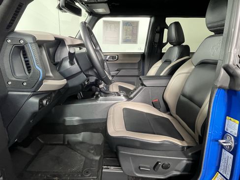 Used 2024 Ford Bronco Wildtrak image 10