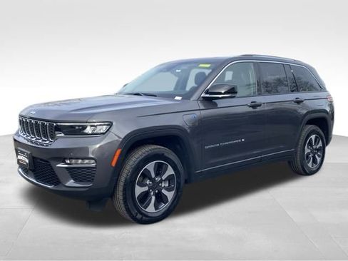 Used 2024 Jeep Grand Cherokee Limited 4xe image 3