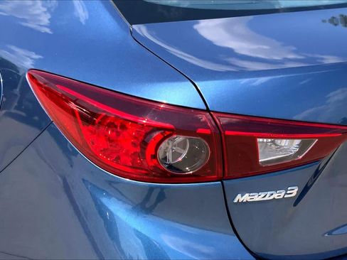 Used 2017 MAZDA MAZDA3 Sport w/ Preferred Equipment Package FWD image 26
