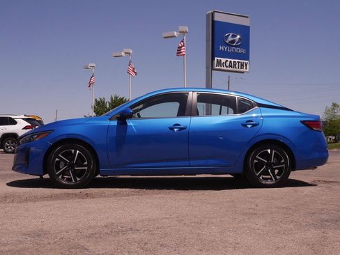 Used 2025 Nissan Sentra SV FWD image 12