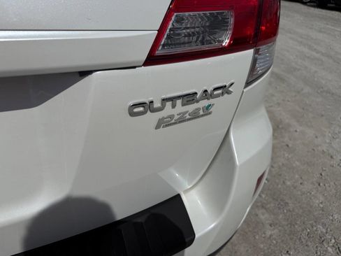 Used 2010 Subaru Outback 2.5i Premium image 15