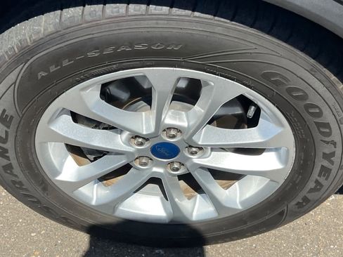 Used 2020 Ford Escape SE image 10