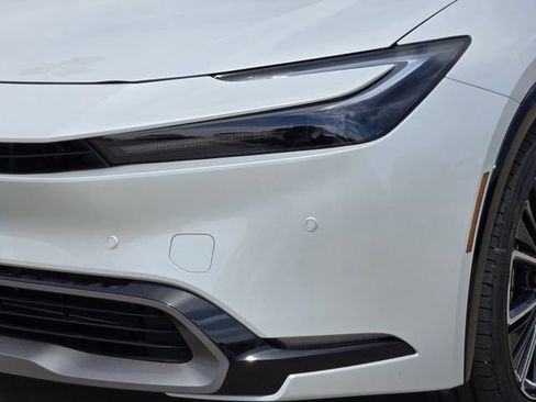 New 2027 Toyota Prius XLE FWD image 7