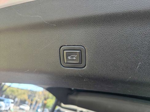 Used 2024 Chevrolet Tahoe LT image 18