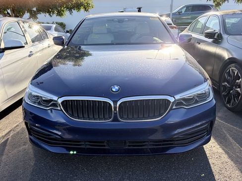 Used 2019 BMW 530e w/ Executive Package RWD image 2