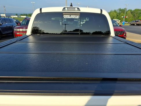 Used 2023 Toyota Tacoma TRD Off-Road image 6