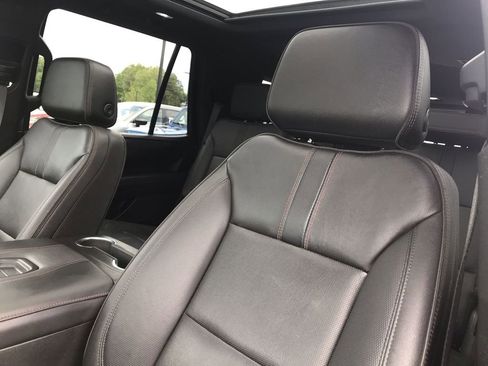Used 2023 Chevrolet Tahoe RST w/ Luxury Package AWD/4WD image 11