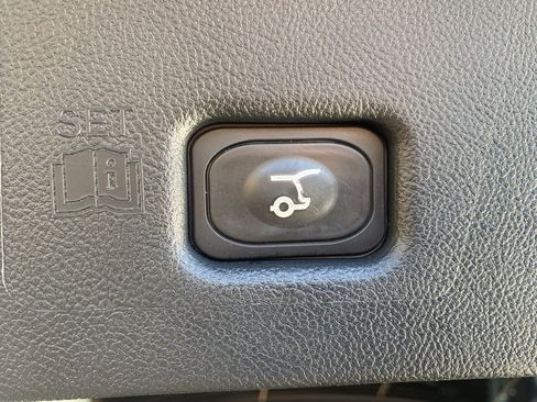 Used 2023 Lincoln Nautilus Reserve w/ Monochromatic Package image 18