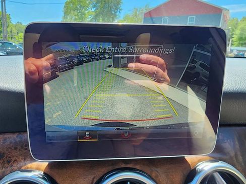 Used 2018 Mercedes-Benz GLA 250 4MATIC image 23