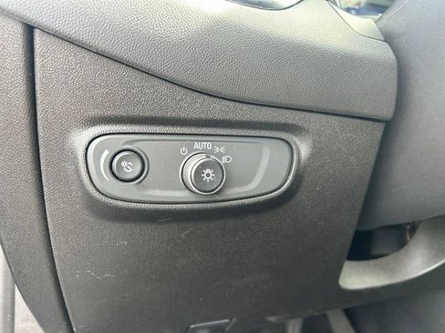 Used 2019 Chevrolet Equinox LT AWD/4WD image 17