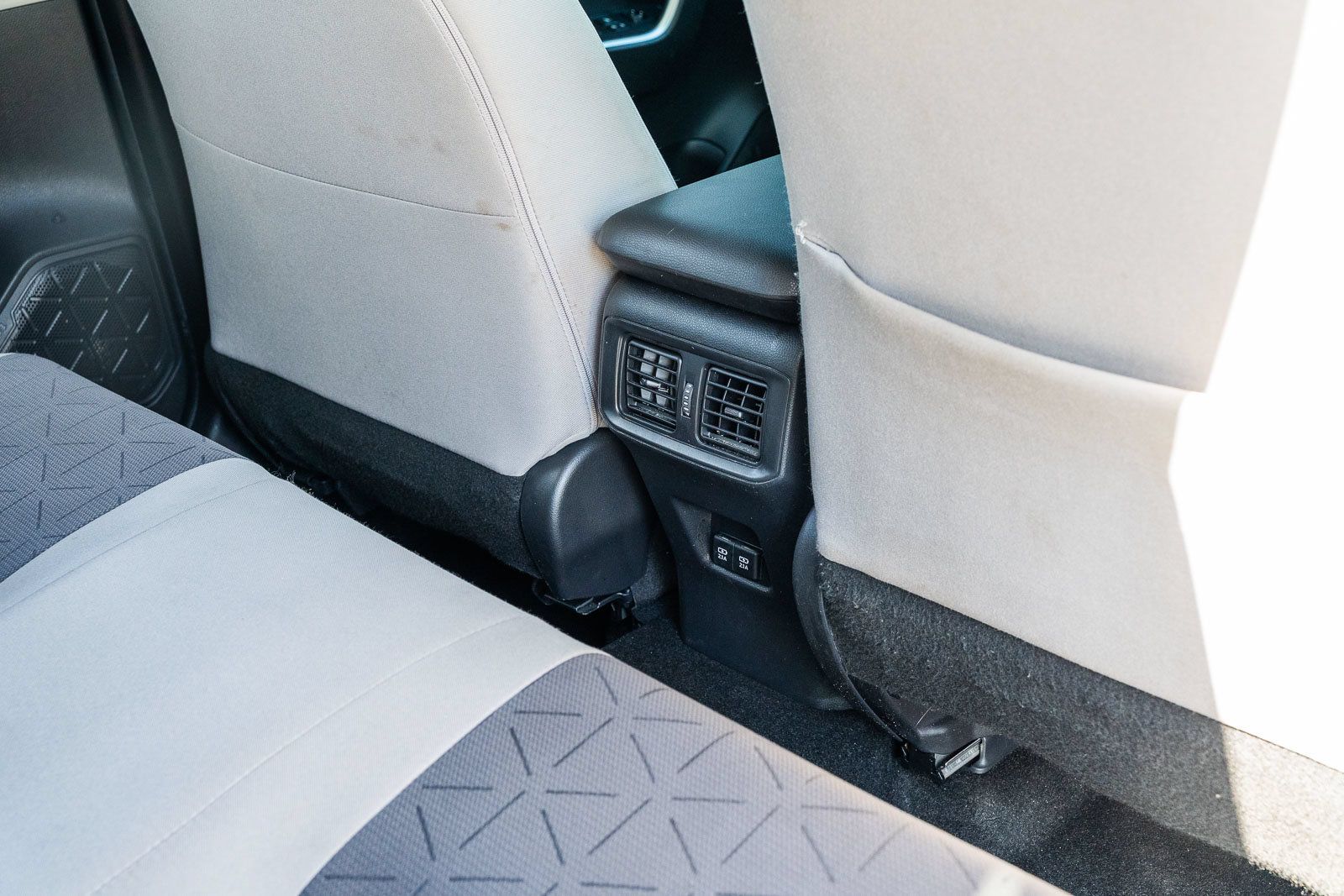 Used 2020 Toyota RAV4 XLE w/ Convenience Package AWD/4WD image 14