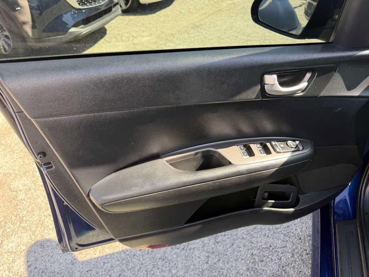 Used 2019 Kia Optima LX FWD image 8