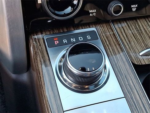Used 2018 Land Rover Range Rover HSE image 12
