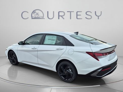 New 2026 Hyundai Elantra SEL Sport FWD image 3