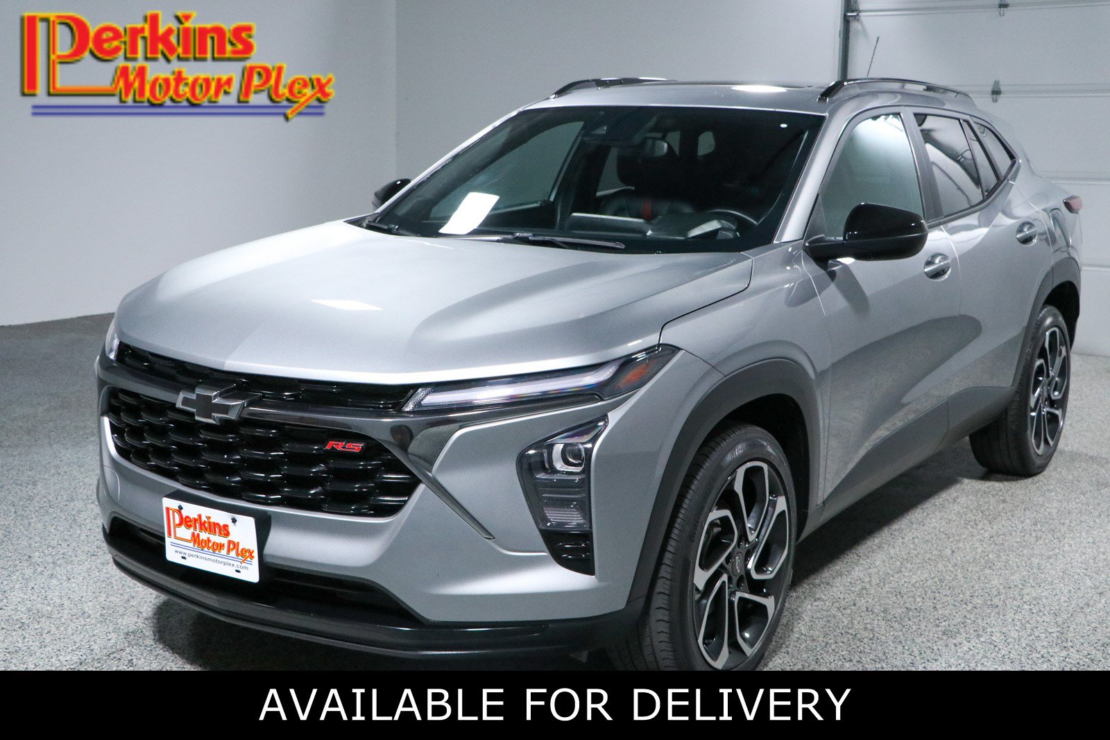 Used 2025 Chevrolet Trax RS w/ Sunroof Package FWD image 1