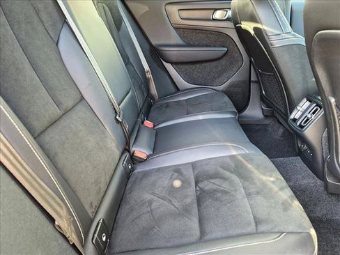 Used 2022 Volvo XC40 T5 R-Design w/ Climate Package AWD/4WD image 18