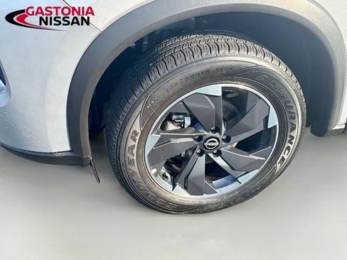 Used 2024 Nissan Rogue SV AWD/4WD image 37
